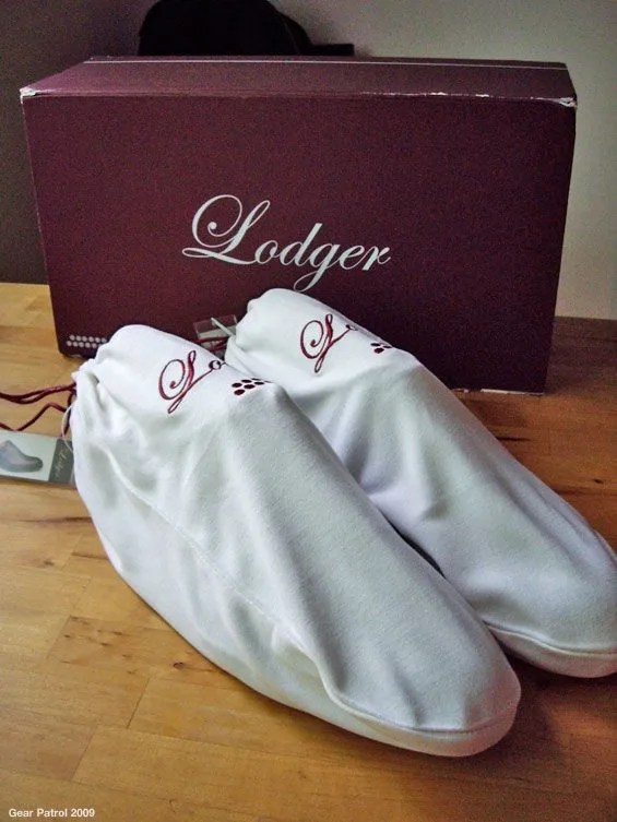 lodger-shoes-gear-patrol-unboxing