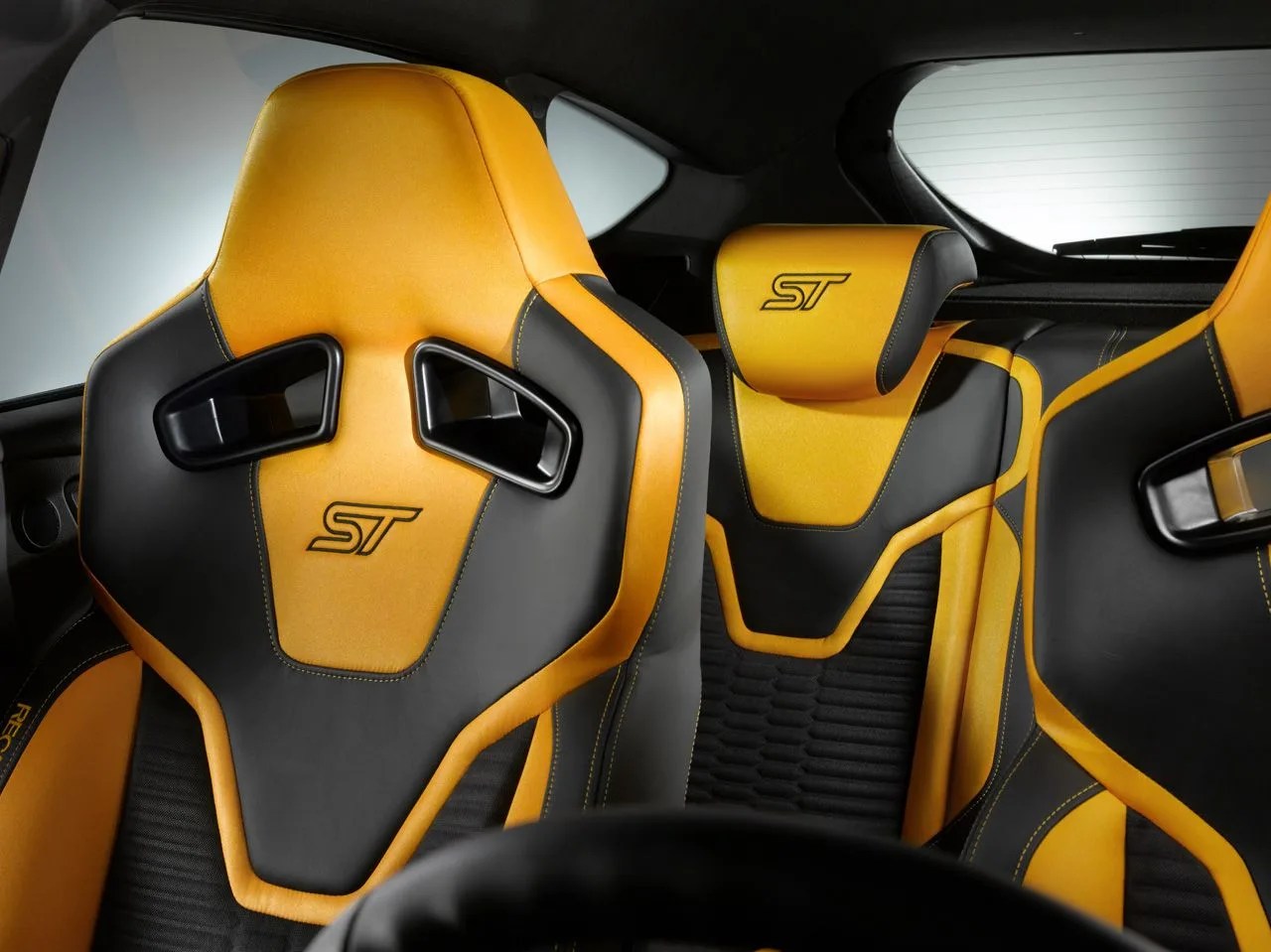 2012-Ford-Focus-ST-Seats-View