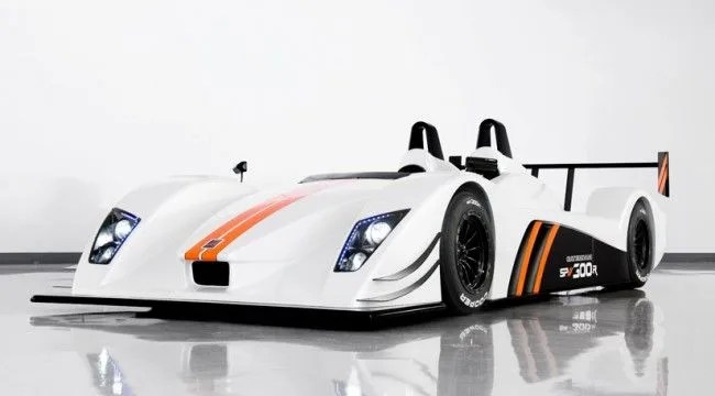 9CaterhamLolaSP300Rfirstofficialpictures