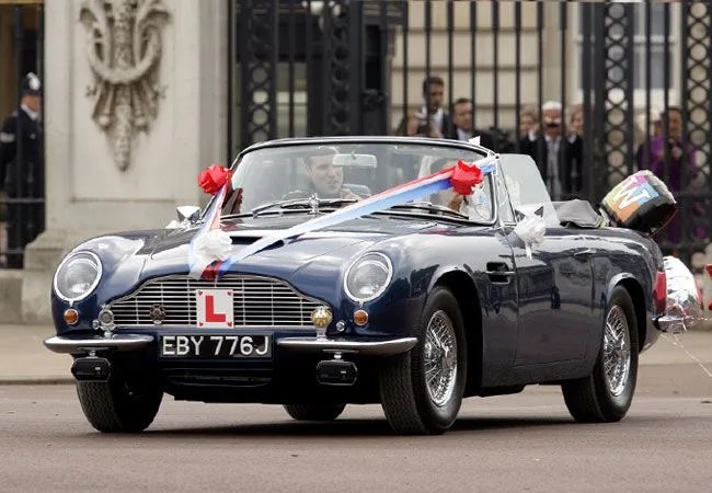 1969-Aston-Martin-DB6-Volante-Mark-II-Gear-Patrol