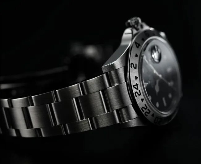 Rolex-at-200-Megapixels-by-Jonathan-Beer-Gear-Patrol