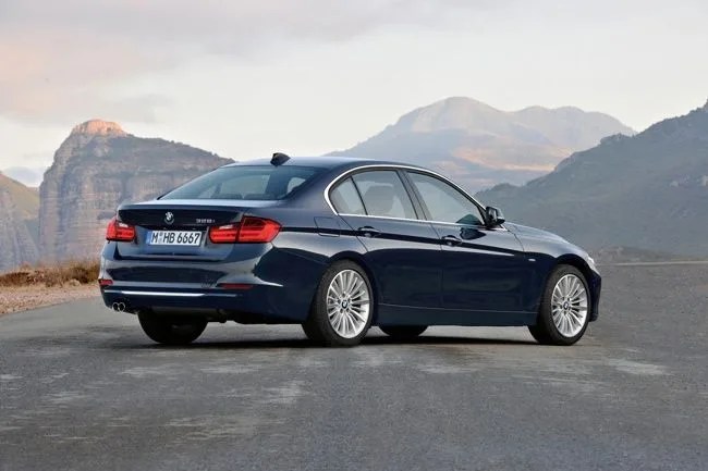 0045-2012-bmw-3-series_