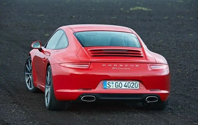 2012-Porsche-911-Carrera-Gear-Patrol-2_