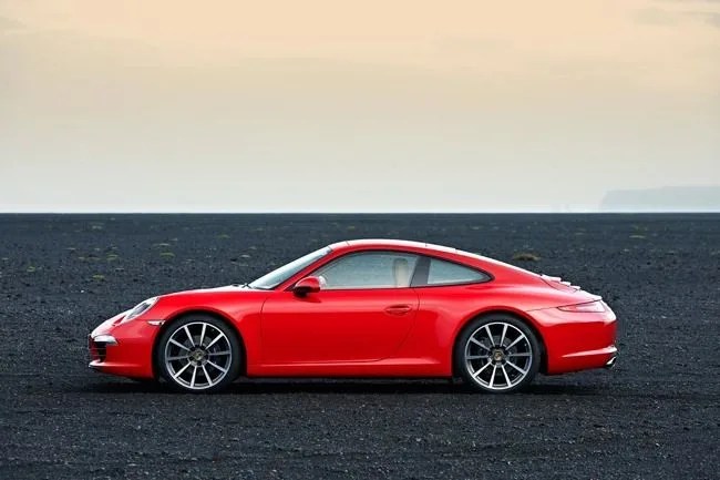 2012-Porsche-911-Carrera-Gear-Patrol-3_