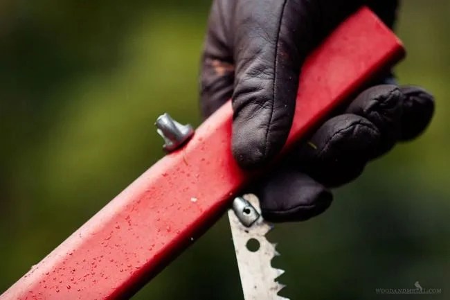 sven-saw-folding-saw-gear-patrol-4_