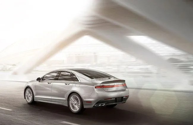 2013-Lincoln-MKZ-Gear-Patrol-4