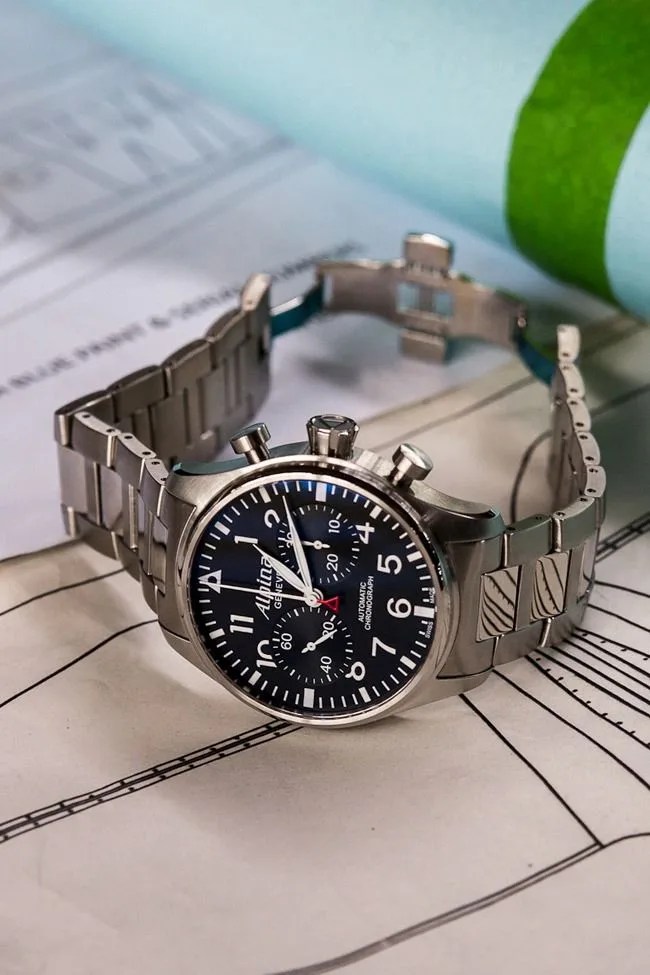 Alpina-Startimer-Pilot-Chronograph-Gear-Patrol-2_