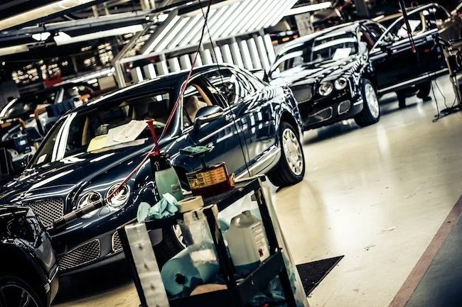 Bentley-Factory-Line-Gear-Patrol