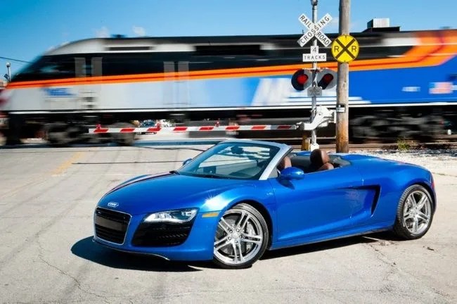 audi-r8-v10-spyder-gear-patrol-11R8