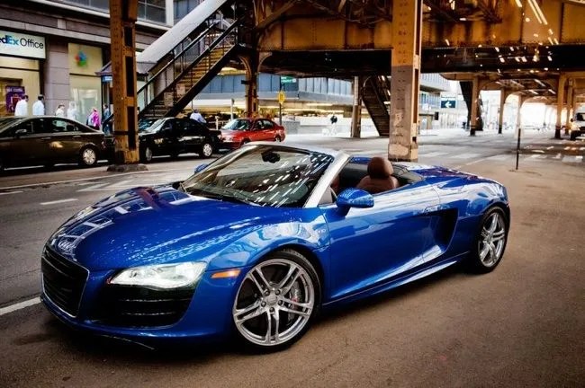 audi-r8-v10-spyder-gear-patrol-19R8