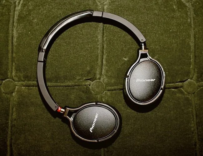 best-over-ear-headphones-pioneer