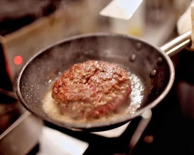 the-ultimate-burger-cooking-burger-gear-patrol