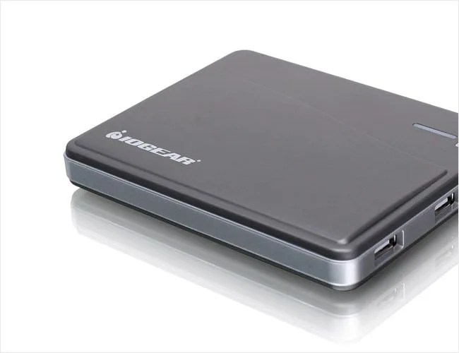 Iogear-GearPower-High-Capacity-Mobile-Power-Station-gift-guide-gear-patrol