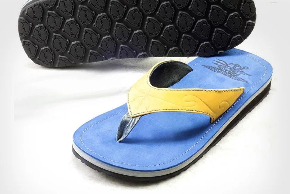 combat-flip-flops-gear-patrol-full