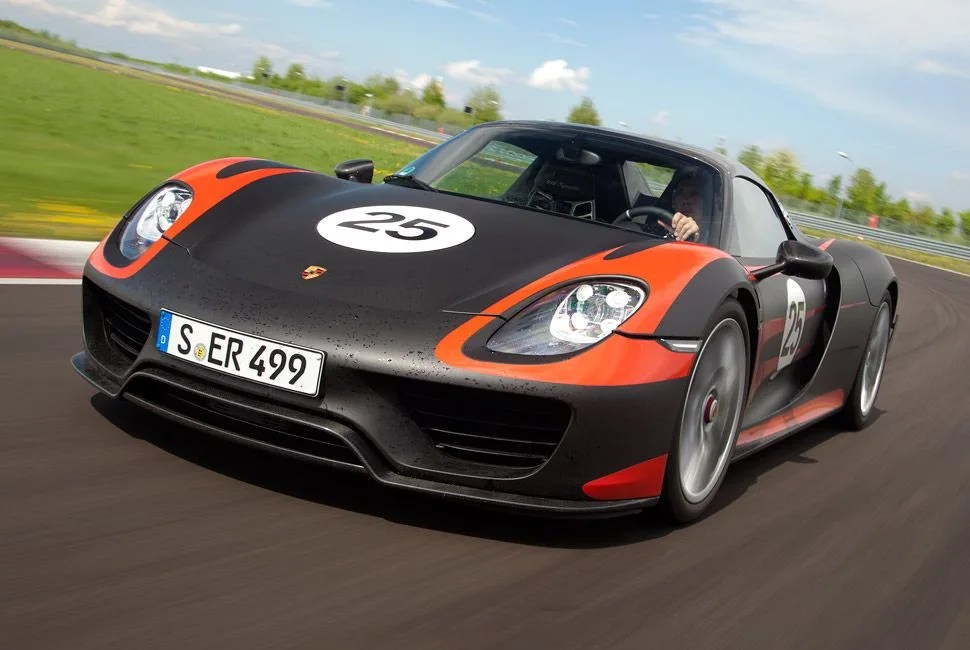 Porsche-918-Spyder-Gear-Patrol-Lead-Full