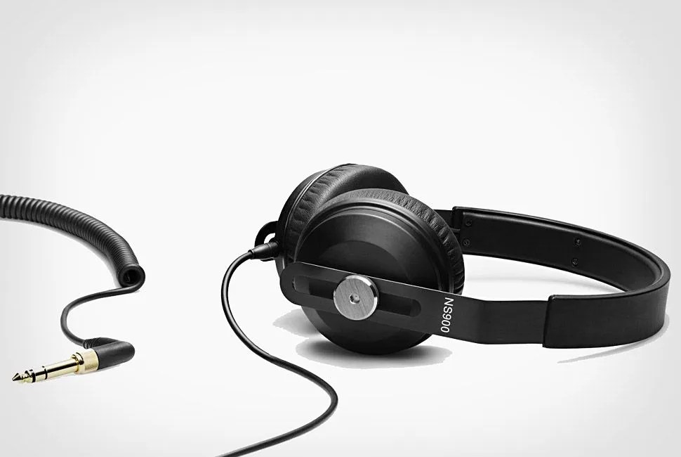 Nocs-NSJ900-Gear-Patrol-Lead-Full