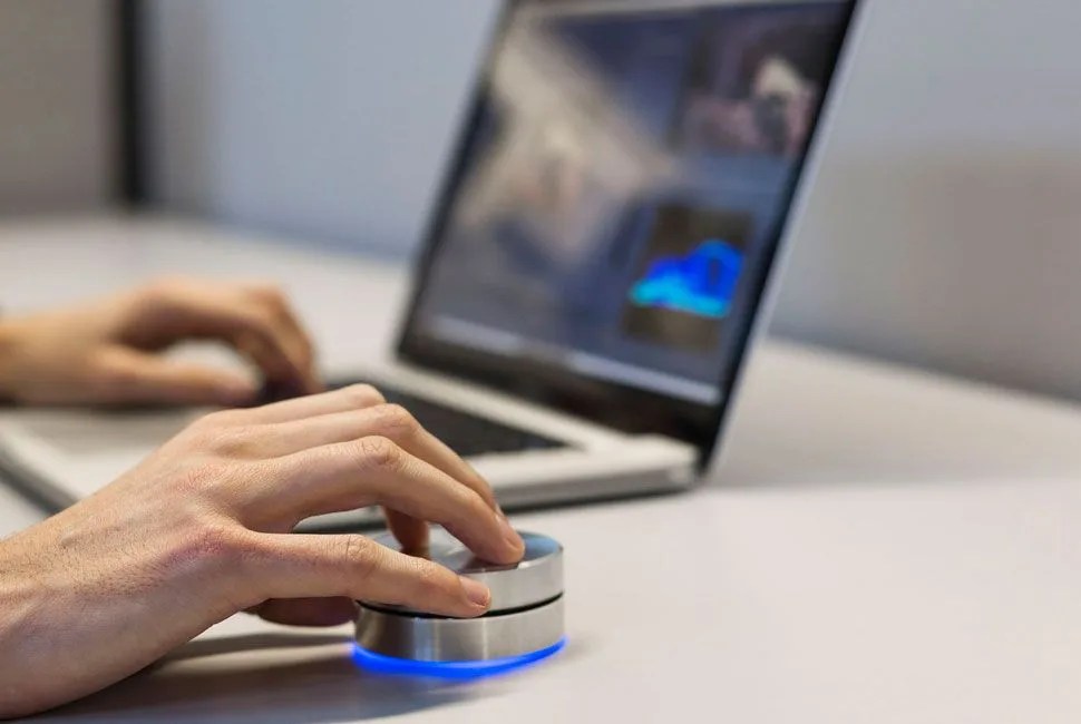 Griffin-Powermate-2-Gear-Patrol-Lead-Full