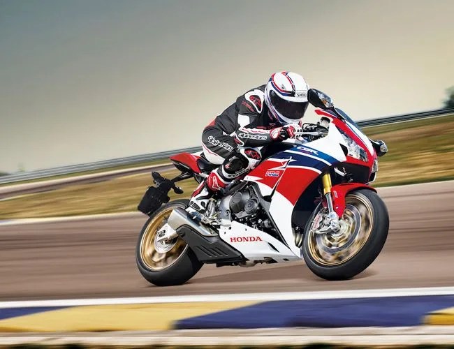 Honda-CBR1000RRSP-Gear-Patrol.jpg