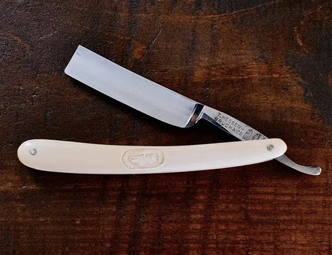 T-Hessenbruch-straight-razor-gear-patrol
