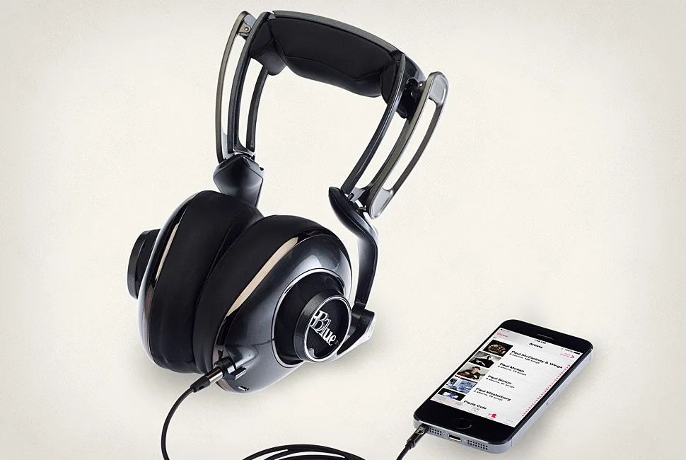 Blue-Mo-Fi-Headphones-Gear-Patrol-Full