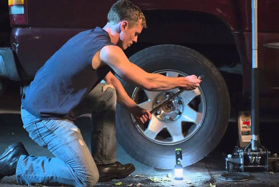 Blackfire-Clamplight-Gear-Patrol-Lead-Full