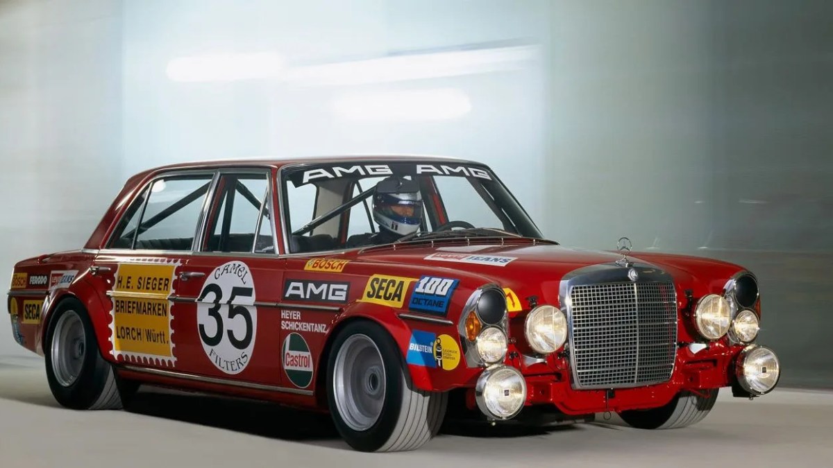 Icon: AMG 300 SEL 6.8 | Gear Patrol
