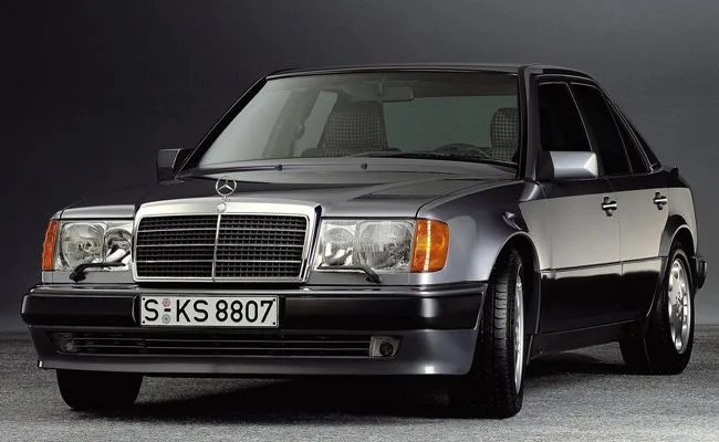 Mercedes-Benz-500E-Gear-Patrol-ambiance-5