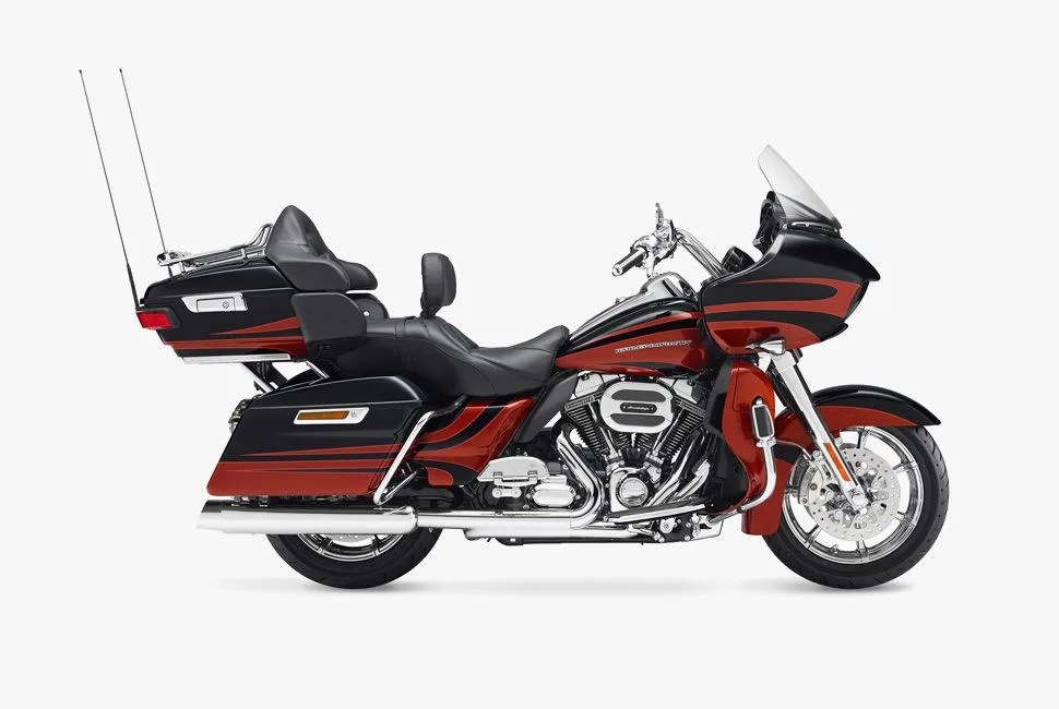 tour-bike-gear-patrol-harley02