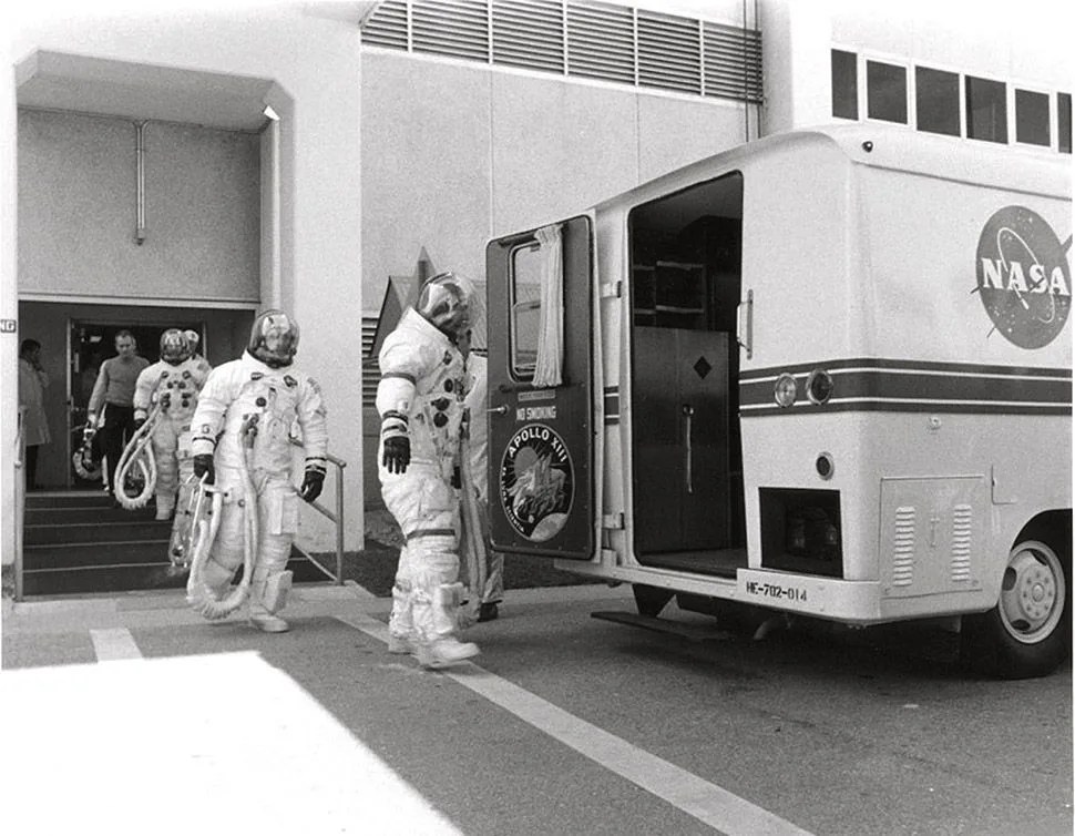 apollo-13-gear-patrol-ambiance-5