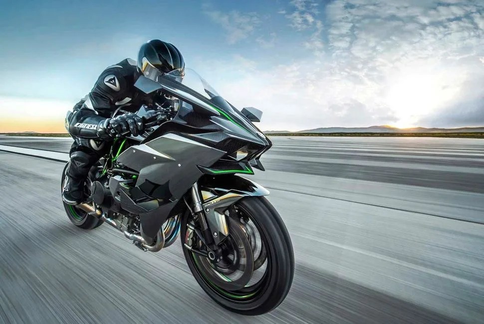 potent-motoring-gear-patrol-970-kawasake