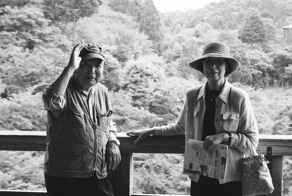 Hat, Monochrome, Monochrome photography, Travel, Bag, Black-and-white, Sun hat, Luggage and bags, Fedora, Shoulder bag,
