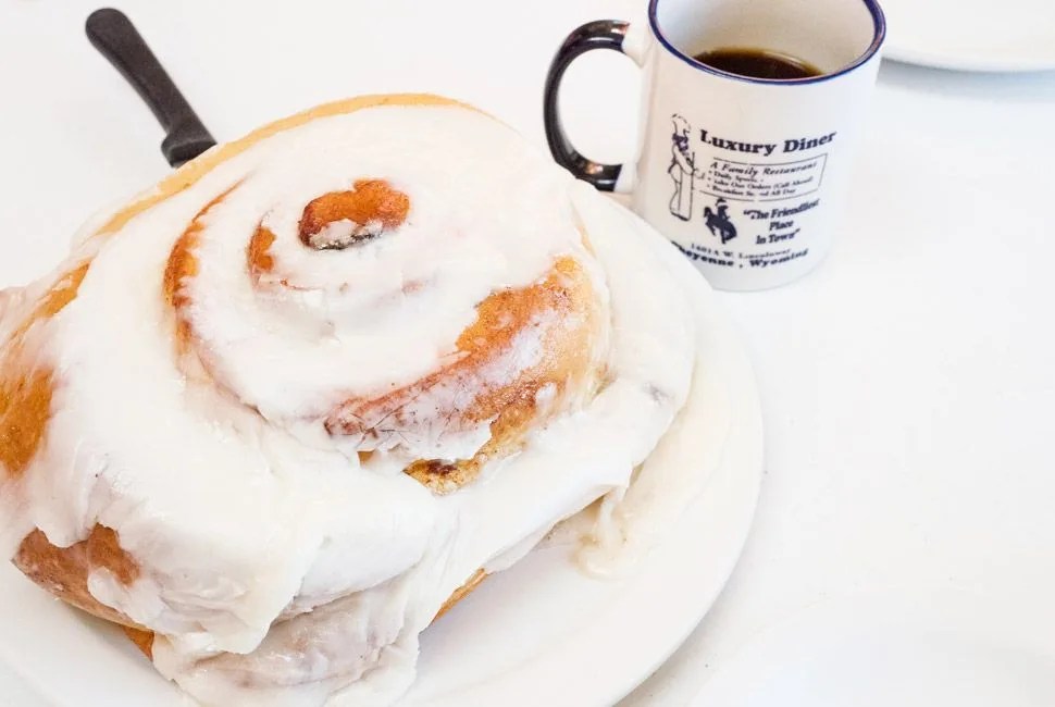 Luxury-Diner-Postcard-Gear-Patrol-Lead-Full