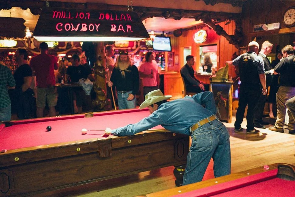 Wyoming-Watering-Holes-Gear-Patrol-Lead-Full