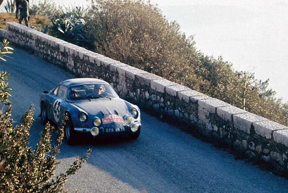 renault-gear-patrol-3