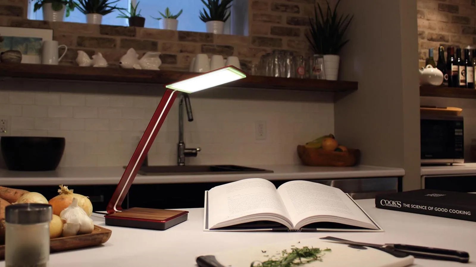 Aerelight-GP100-Gear-Patrol-Hero-Right-White