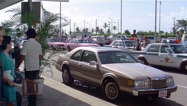 Best-Bond-Cars-Lincoln-Mark-VII-Liscence-To-Kill-Gear-Patrol-SIDEBAR