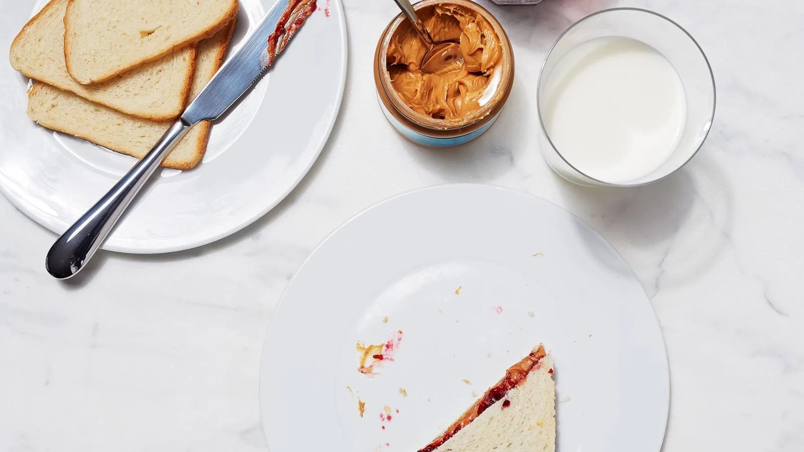 Snowhome-GP100-Gear-Patrol-Hero-Left-Black