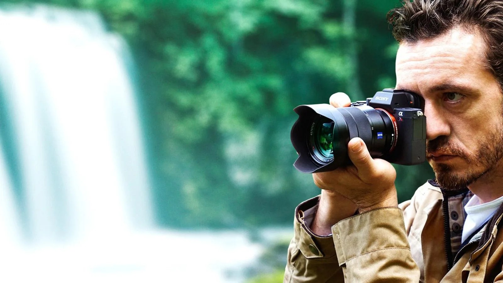 Sony-A7rii-GP100-Gear-Patrol-Hero-Left-Black