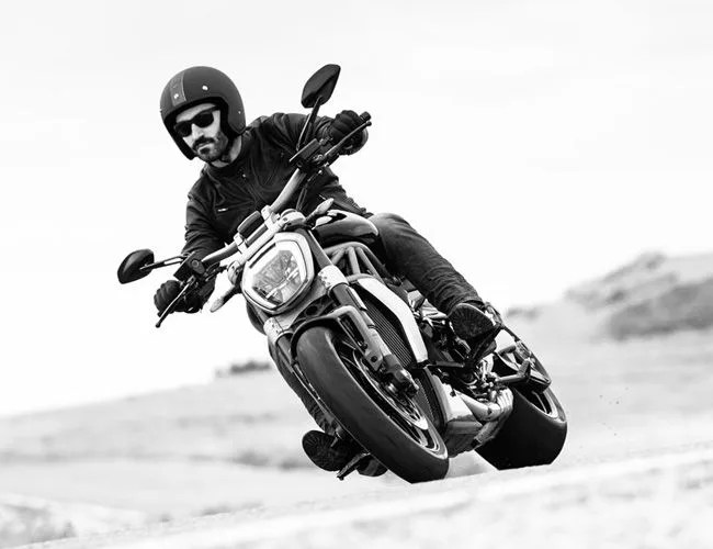 ducati-gear-patrol-xdiavel-2