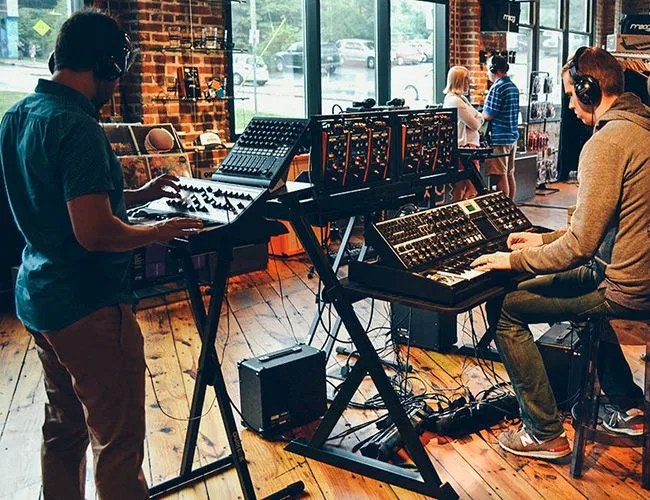 moog-factory-gear-patrol-lr-650-2