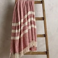 stocking-stuffer-Gear-Patrol-for-her-blanket