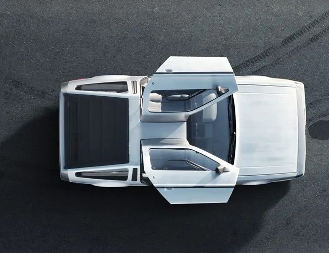 Delorean-Brief-Gear-Patrol-Lead-Featured