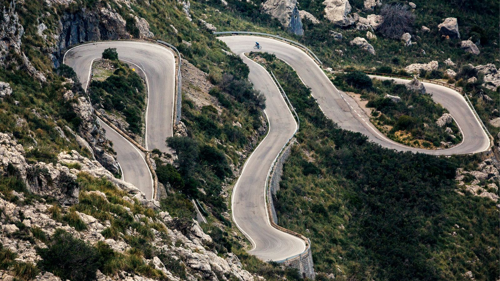 Boswell-Gear-Patrol-Ambiance-HP