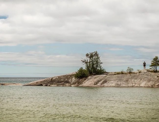 gearpatrol-lakesuperior-bathtubisland-650