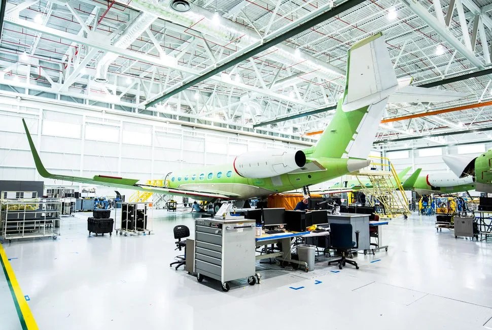 Gear-Patrol-Gulfstream-Mag-Lead-Full