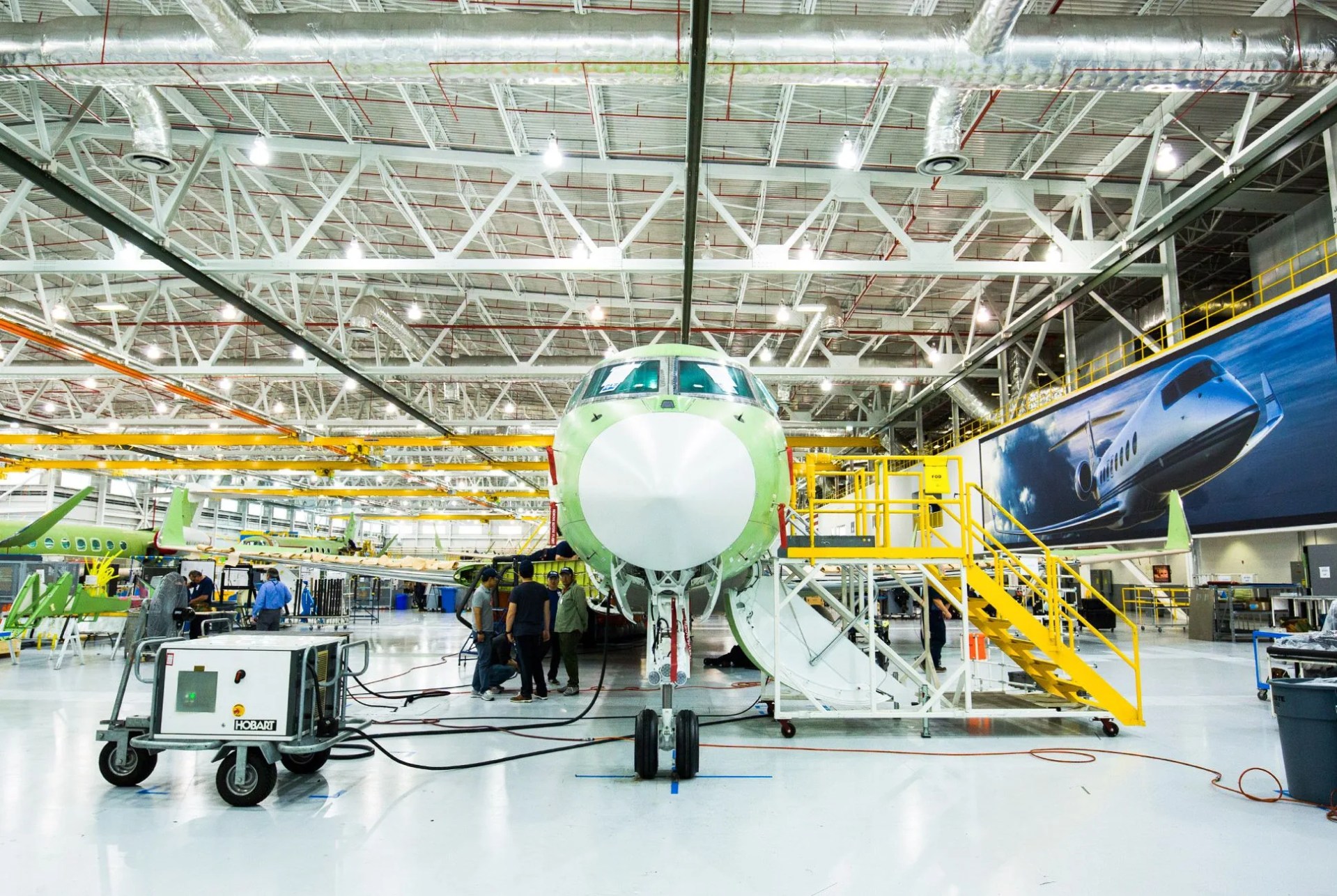 Gear-Patrol-Gulfstream-Mag-Slide-5