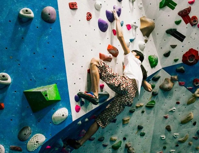 Climbing-Ashima-Gear-Patrol-Feature-3