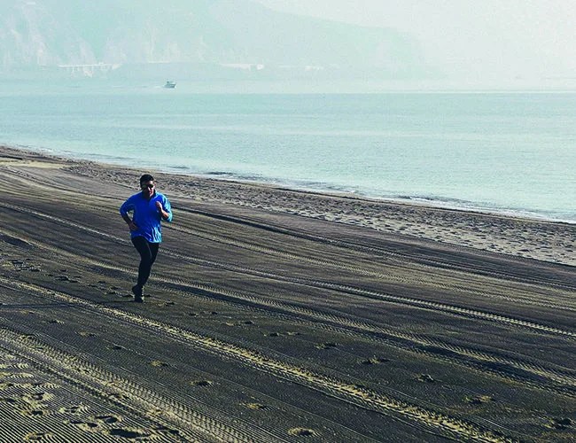 gear-patrol-stay-in-summer-shape-run