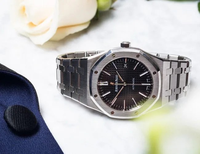 Engagement-Watches-Gear-Patrol-Lead-Featured