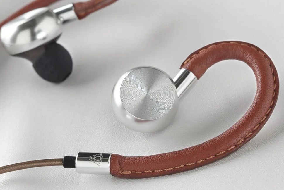 tig-gear-patrol-aedle-headphones